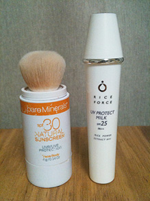 SPF30 Natural SunscreenとUV Protect Milk SPF25